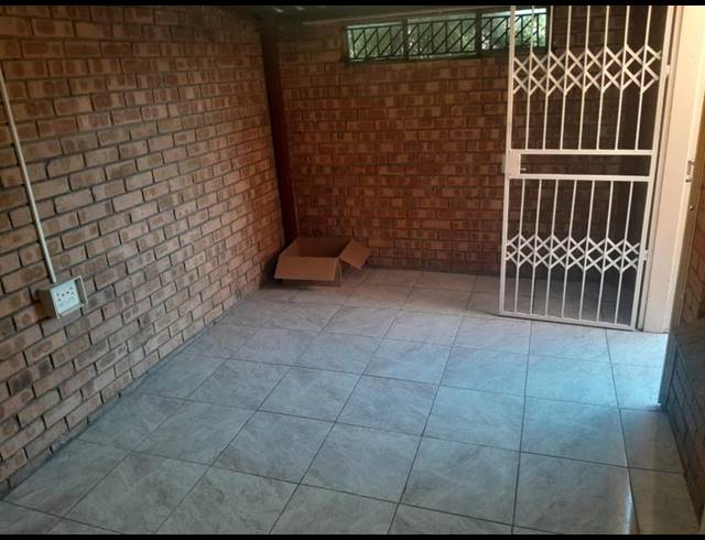 2 BEDROOM PROPERTY TO RENT IN PENINA PARK